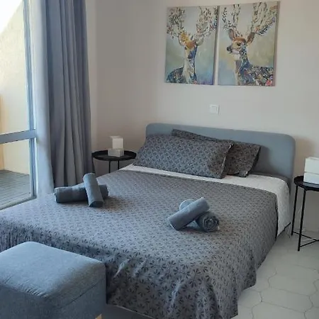 Homeforguest Beautiful With Sea Views In Benal Beach, Apartamento Benalmádena